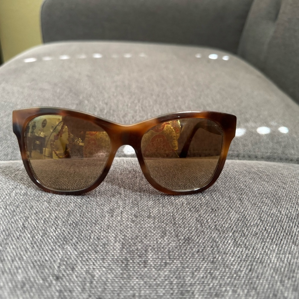 💋SOLD💋Chanel Brown Sunglasses - Picture 2 of 8